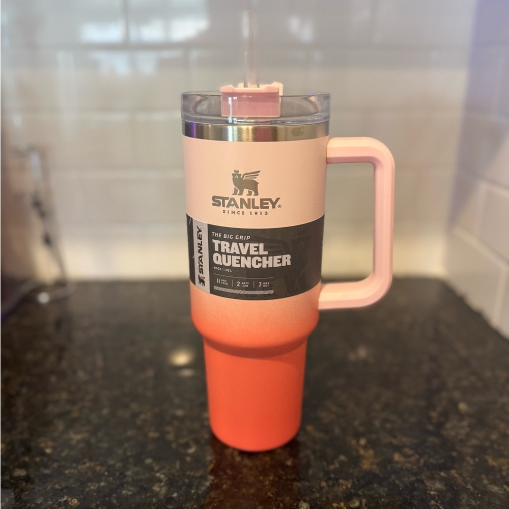 BNWT Stanley Coral/Pink Ombré Travel Mug 40oz